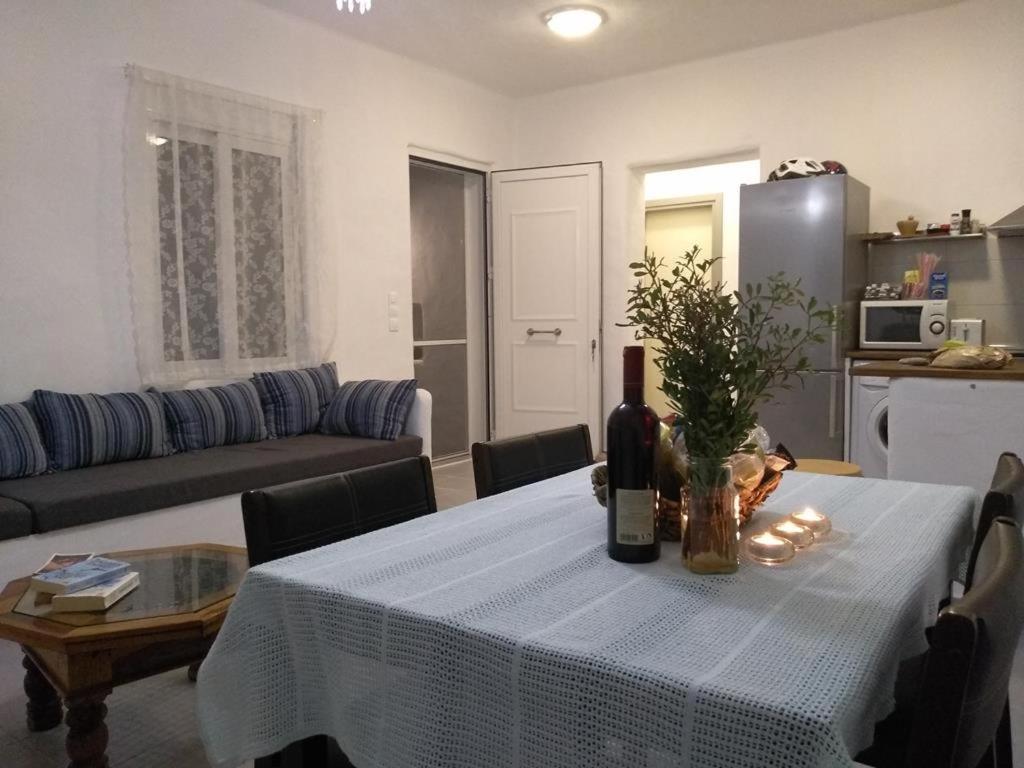 Sea Breeze Villa ลาคาเนีย ภายนอก รูปภาพ